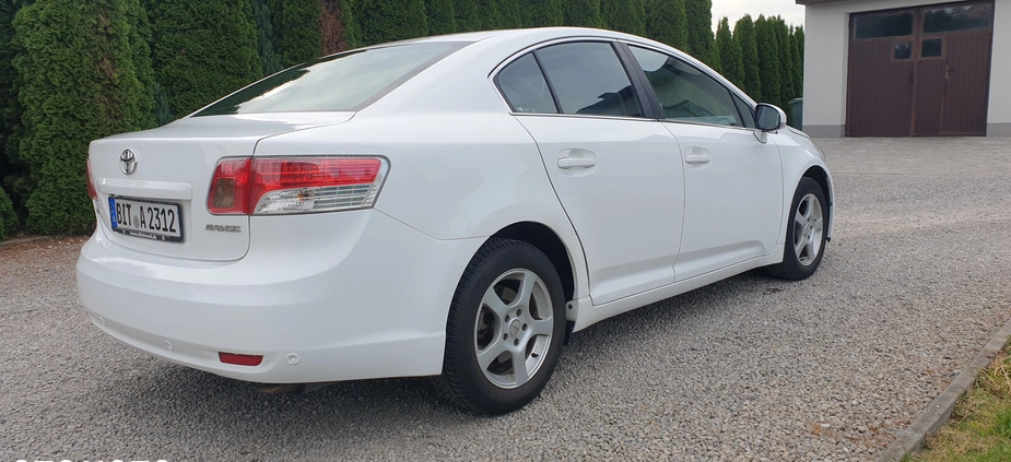 Toyota Avensis cena 25900 przebieg: 238000, rok produkcji 2009 z Sandomierz małe 529